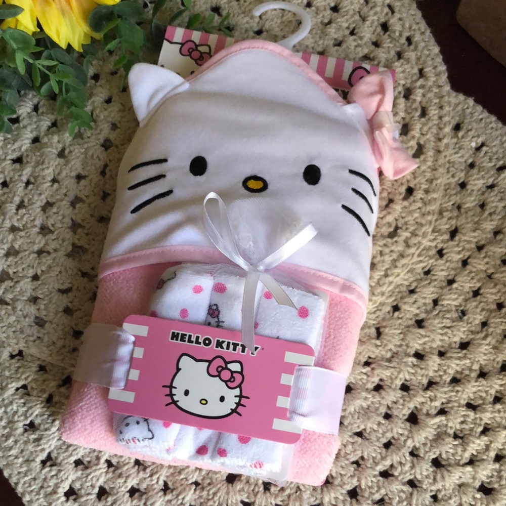 Hello Kitty Pink and White Hooded Baby Towel Set